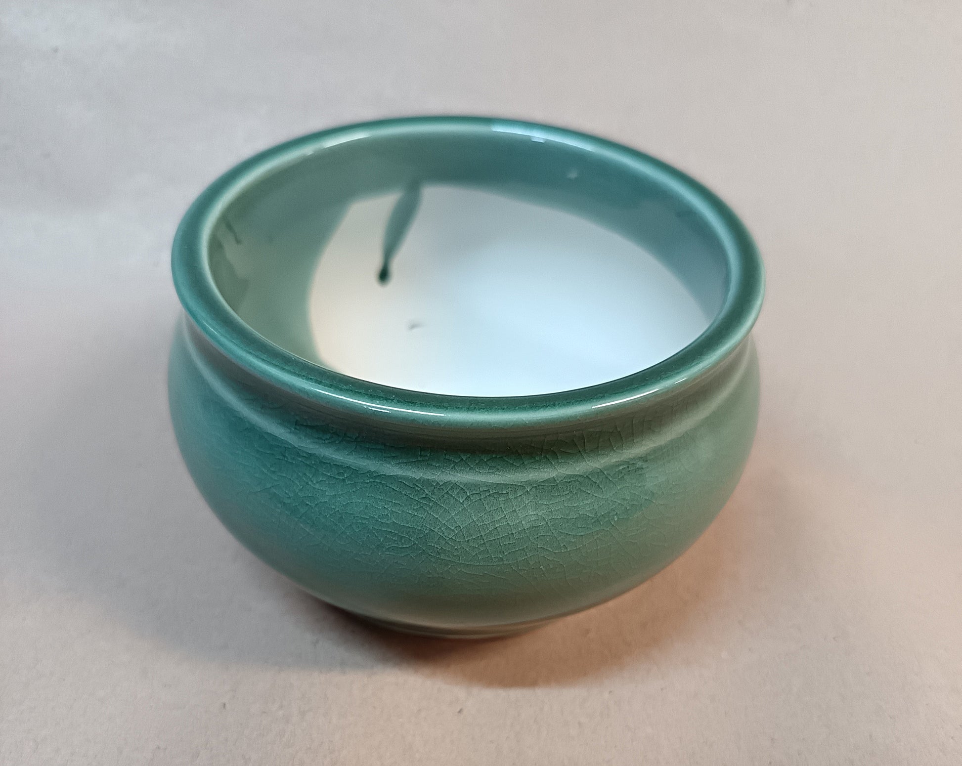 Glasierte Dekoschale in Mintgrün